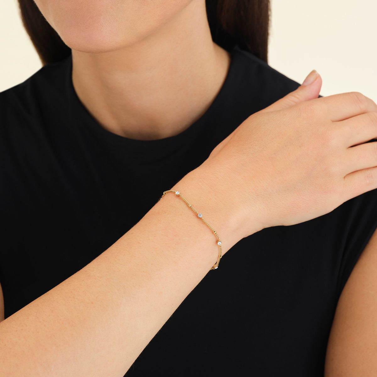 Multi Crystal Bracelet Gold leftcolumn