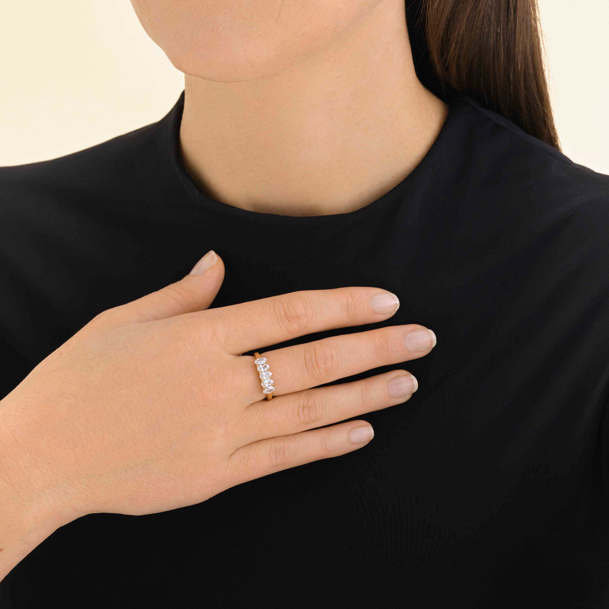 Oval Crystal Ring leftcolumn