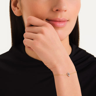 Crystal Letter Q Bracelet leftcolumn