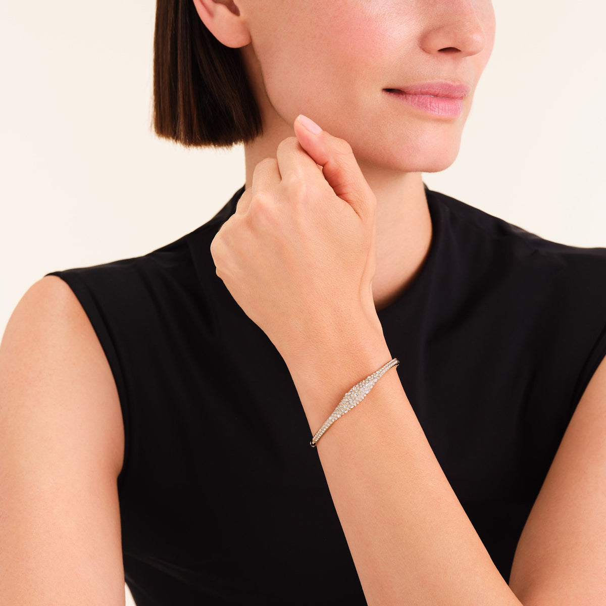 Pave Bangle leftcolumn,