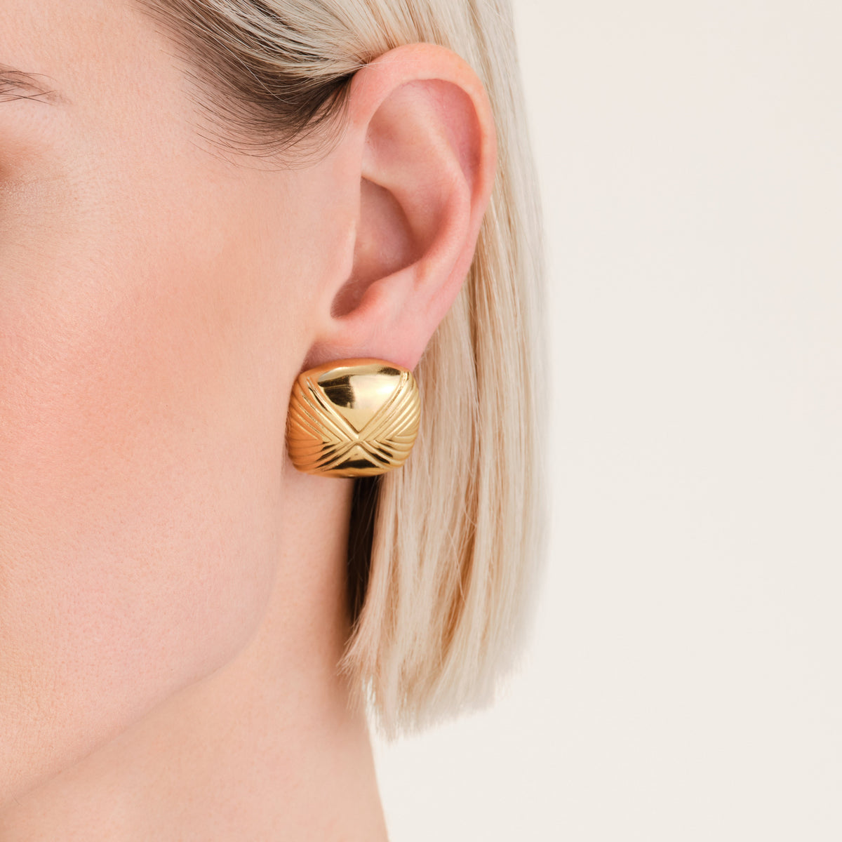 Edged Studs leftcolumn