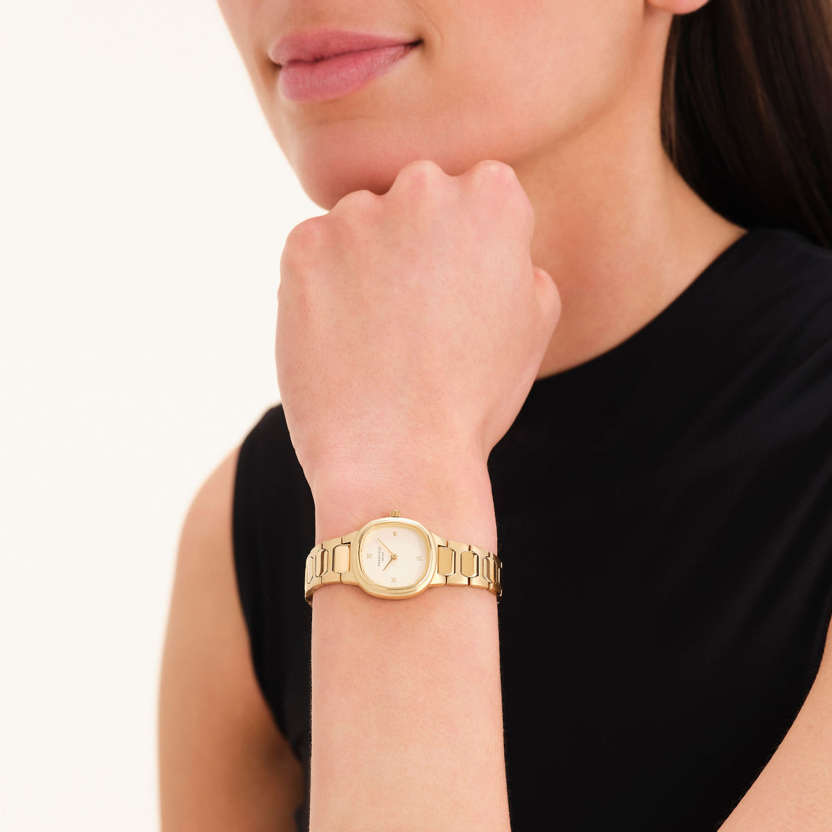 Gaia XS Gold - Engraved leftcolumn